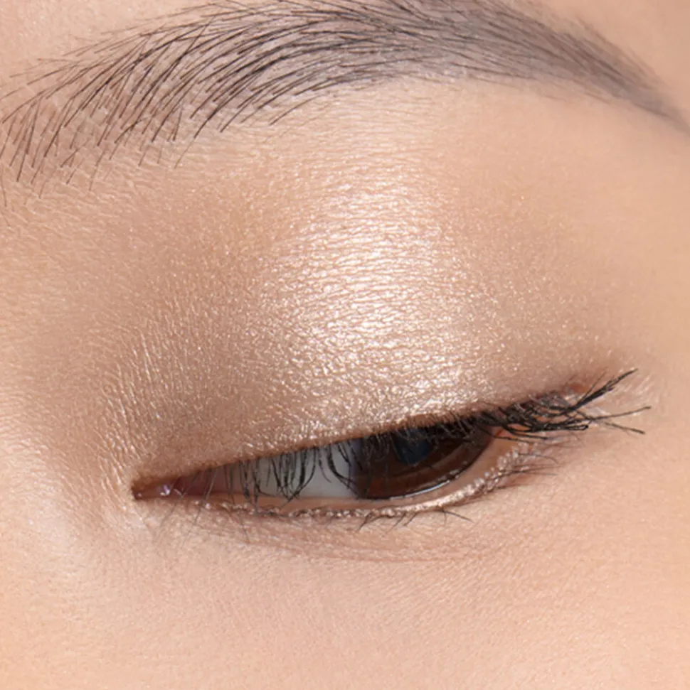 Luminescent Eye Shade