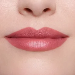Luxuriously Lucent Lip Colour
