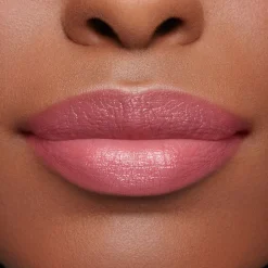 Luxuriously Lucent Lip Colour